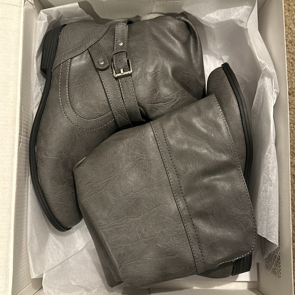 Never Worn!! - image 2